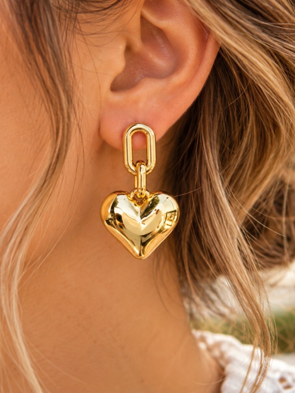 MODCLOTH CHAIN HEART DROP EARRINGS